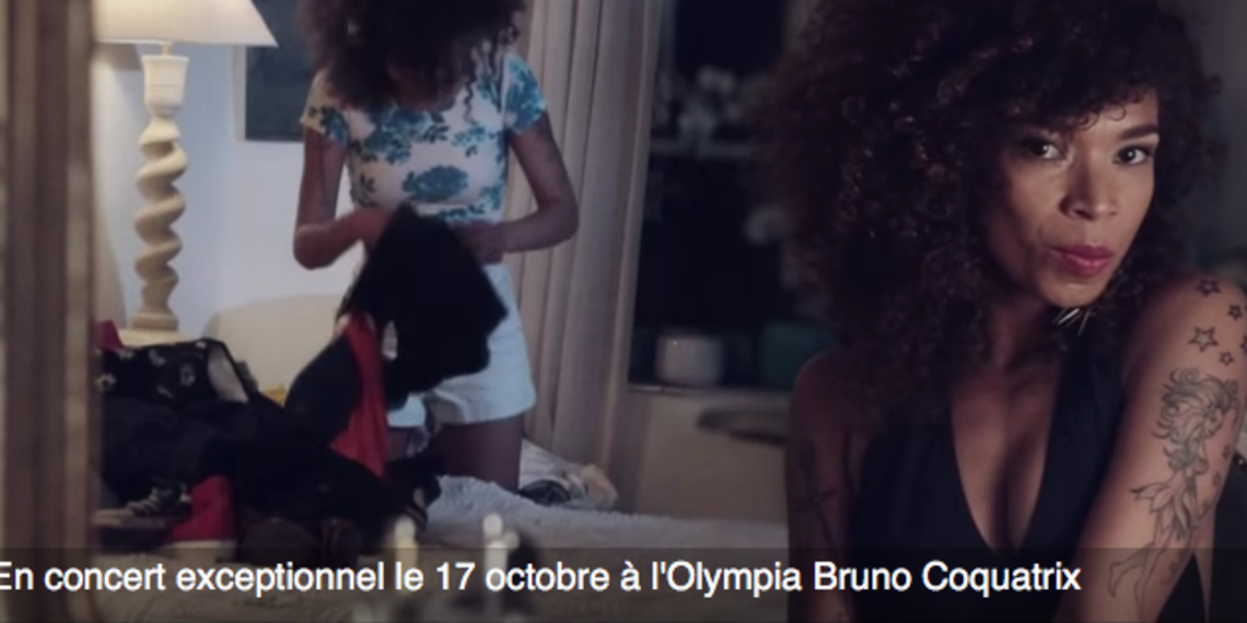 FLAVIA COELHO // Por Cima