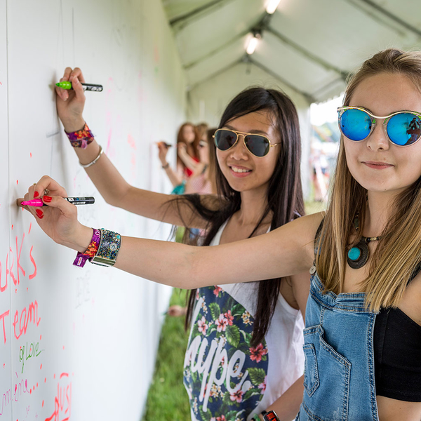 11_Solidays_2016_-Mur-dedicaces_NAT4907©NATHADREAD-PICTURES—N.MERGUI