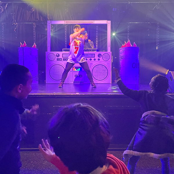 Les doigts dans la prise